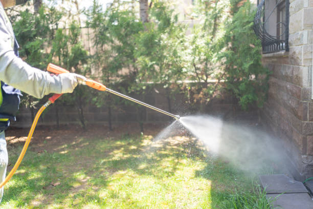 Best Exterminator Services  in Charleston, IL